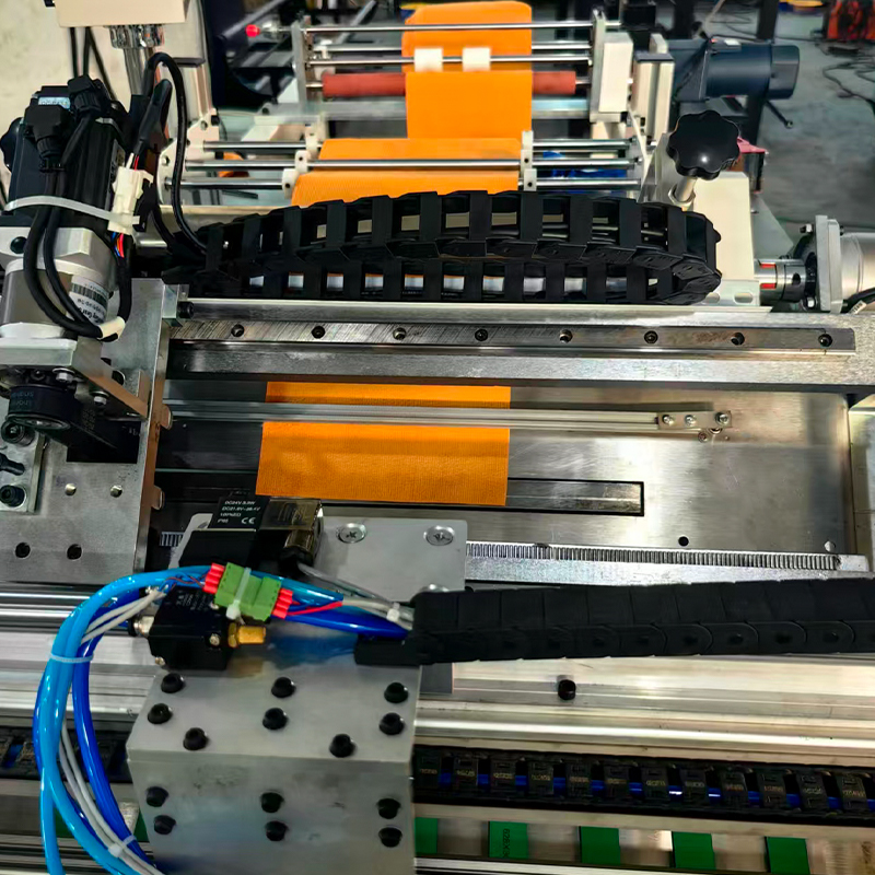 Ultrasonic Cutting And Folding Machine Ultrasonic Cutting And Folding Machine