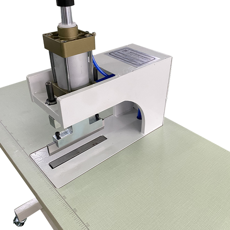 AH-200Q Ultrasonic Placket Machine AH-200Q Ultrasonic Placket Machine