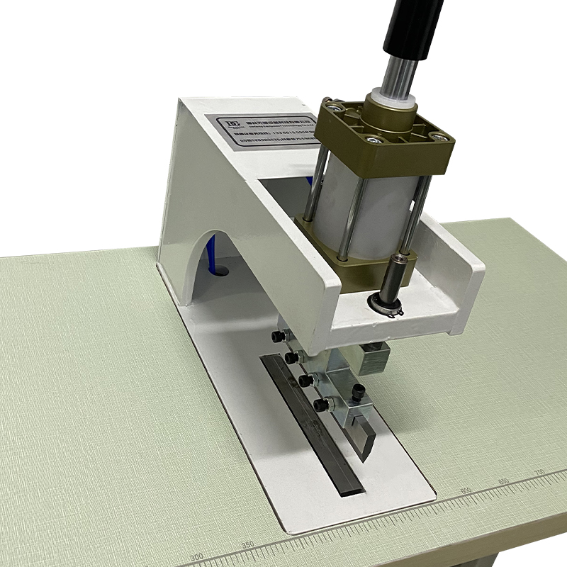 AH-200Q Ultrasonic Placket Machine AH-200Q Ultrasonic Placket Machine