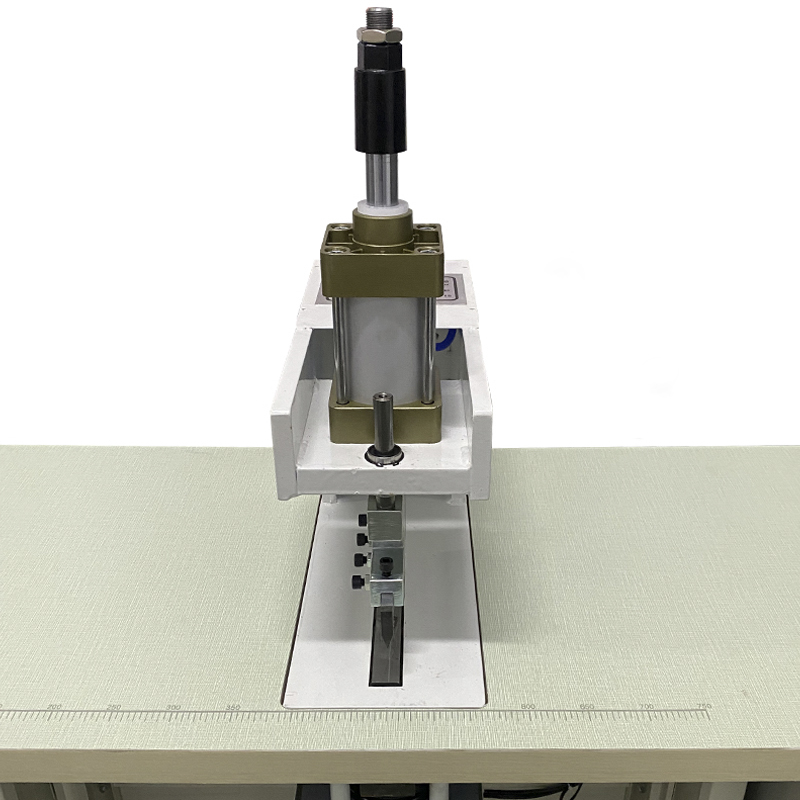 AH-200Q Ultrasonic Placket Machine AH-200Q Ultrasonic Placket Machine