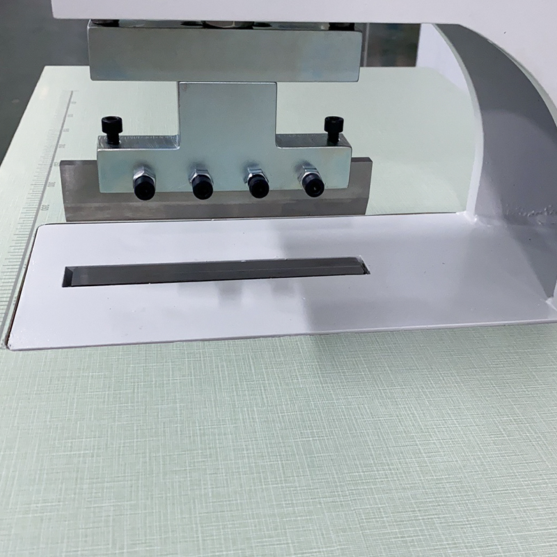 AH-200Q Ultrasonic Placket Machine AH-200Q Ultrasonic Placket Machine